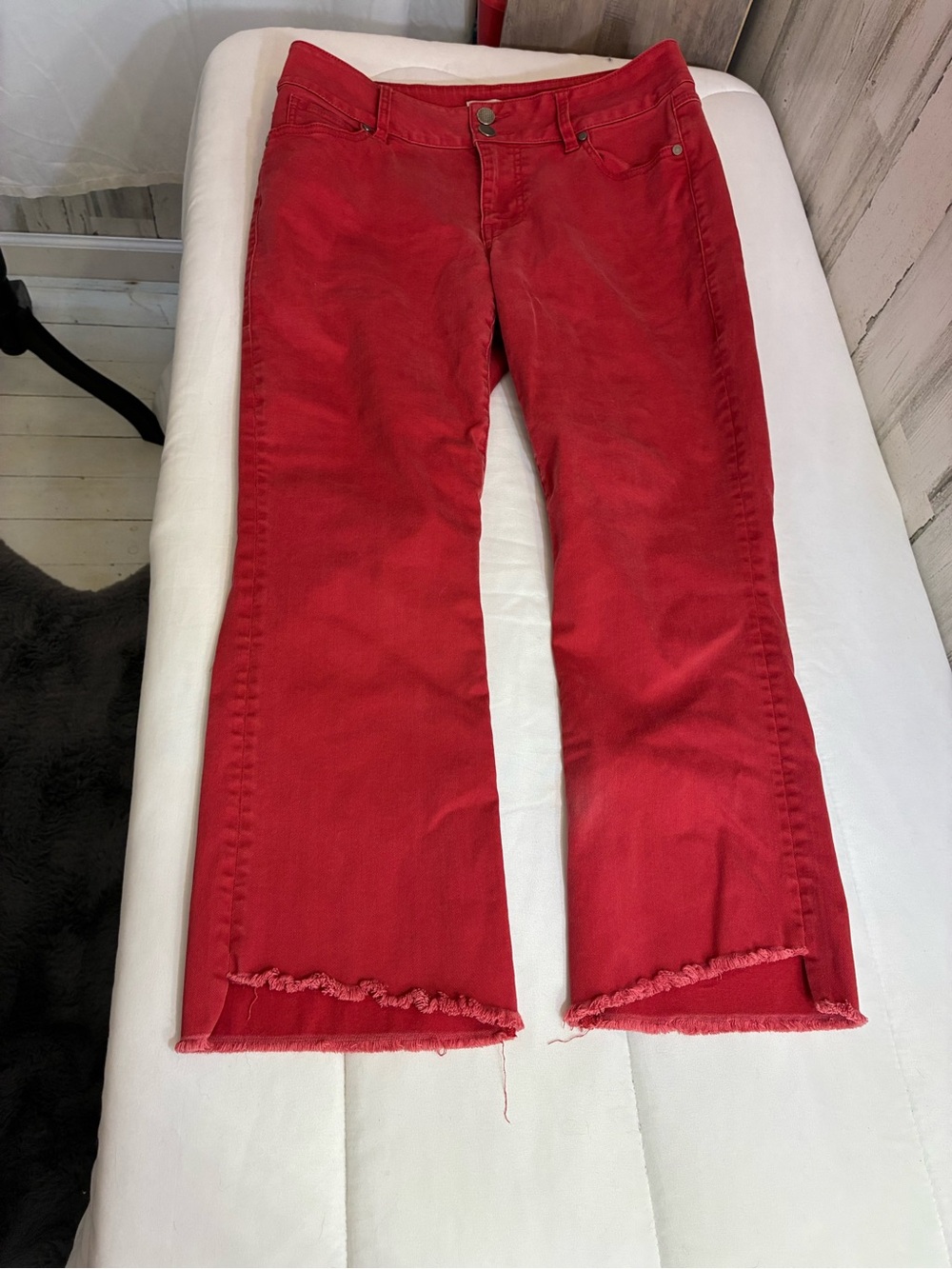 CAbi  red  Cropped Straight Jeans with Raw Hem Womens Sz 8